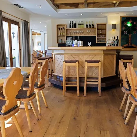 Garni Hubertushof فندق 3*