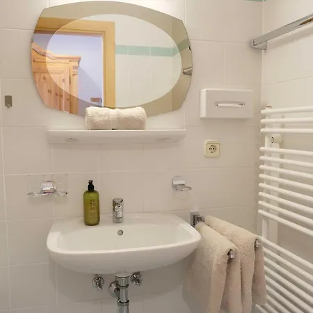 Garni Hubertushof Hotell 3*