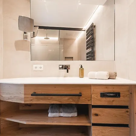 Garni Hubertushof Hotell Fiss